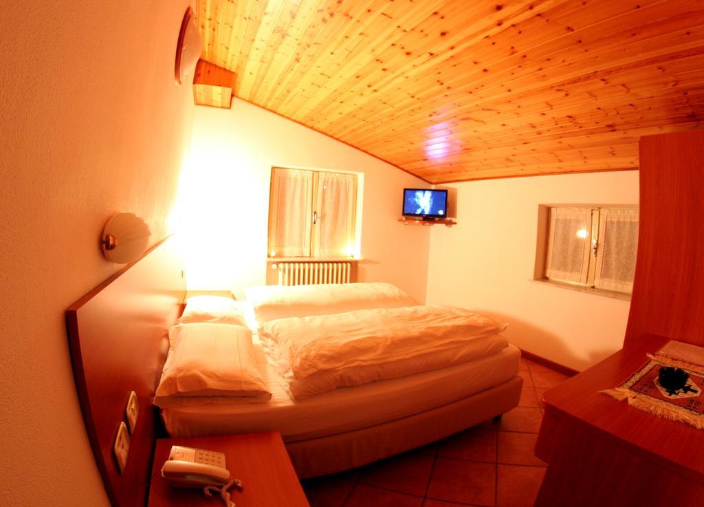 Hotel Milano Piazzatorre Extérieur photo